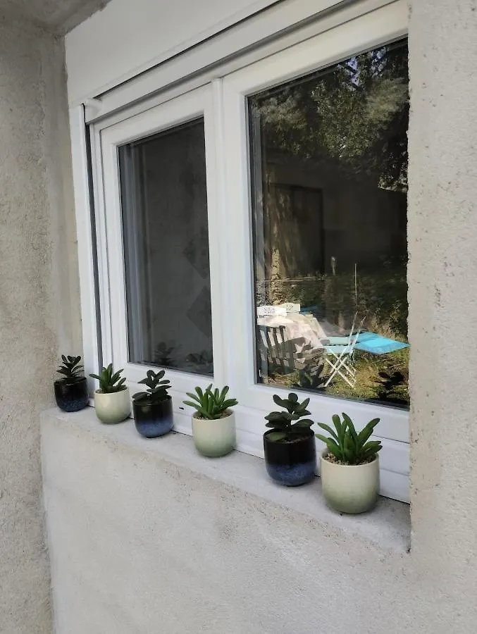 Studio Jardin Aubenas 0*,  France